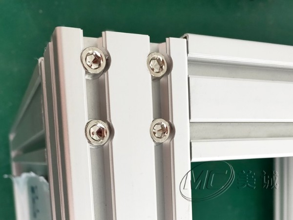 工業(yè)鋁型材能應用在哪些行業(yè)哪些產品上？